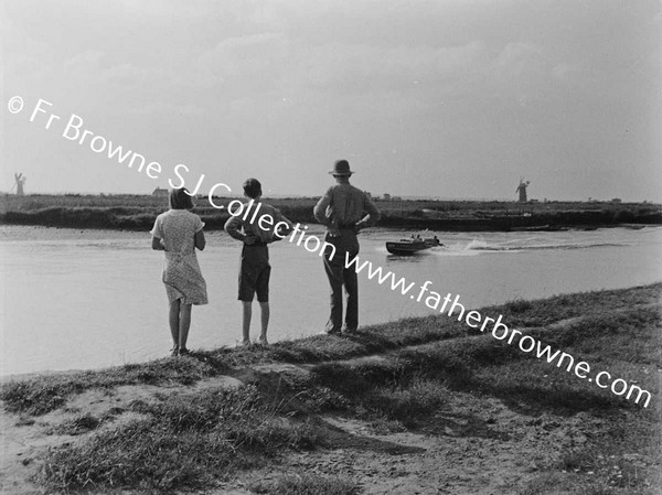 AT BURGH CASTLE MRS TAYLOR & BOYS JOHN & HUGH OVERLOOKING BREYDON WATER